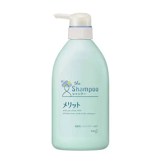 A pump bottle of 480ml Kao Merit Shampoo.