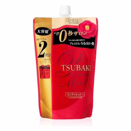 A 660ml refill packetTSUBAKI Premium Moisturizing Hair Conditioner sealed in plastic packaging.