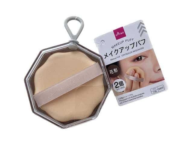 Daiso Makeup puff (flower-shaped, 2 pieces, with special case)
