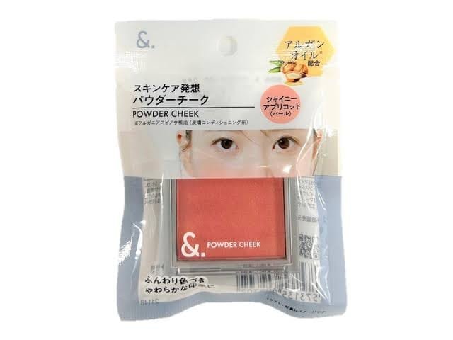 Daiso Powder blush Shiny apricot